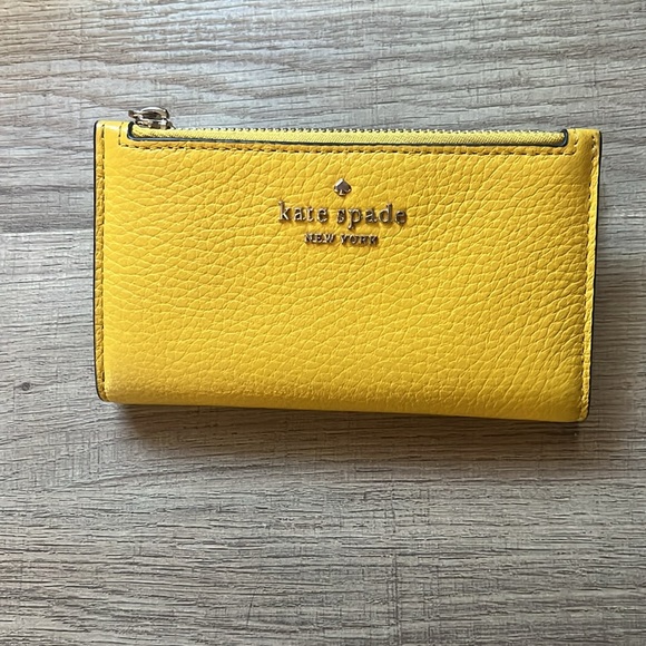 Kate spade bundle .. purse , wallet and small wallet - Picture 2 of 6